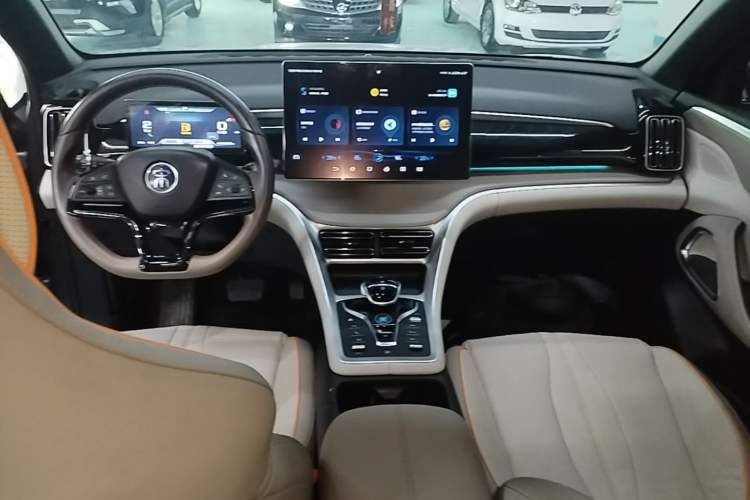 Used BYD Song Pro New Energy 2024 HONOR Edition DM-i 110KM Excellence Model Center Console