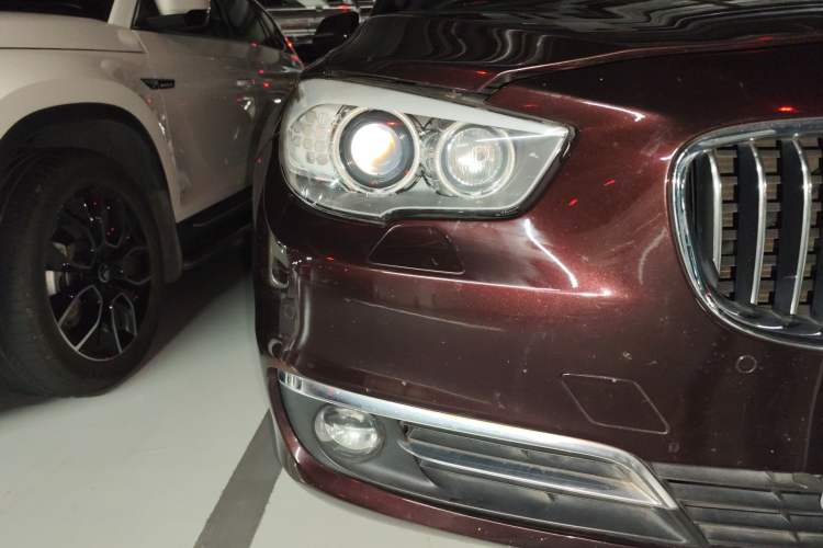 Used BMW 5 Series GT 2014 528i Luxury Edition Right Front Headlight