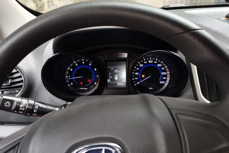 Used CHANGAN CS15 2016 1.5L Manual Fashion Edition
