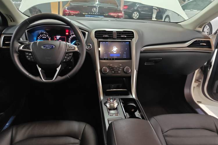 Used Ford Mondeo 2017 Facelifted EcoBoost 180 Fashion Edition Center Console