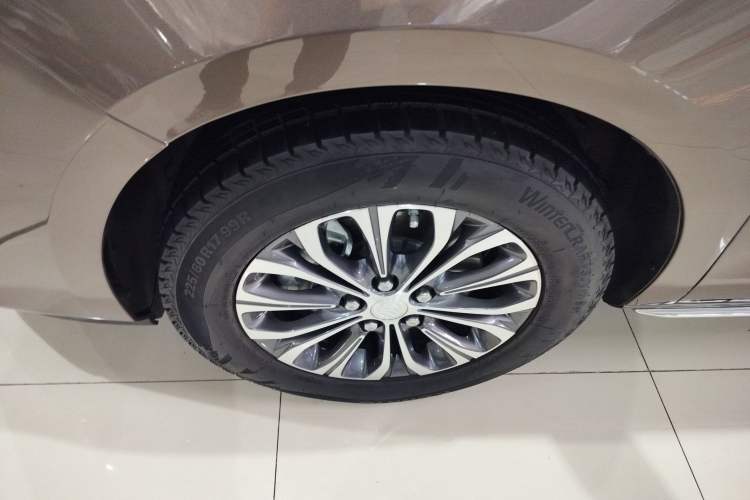 Used Buick GL8 2023 Land Executive Class Comfort Model
