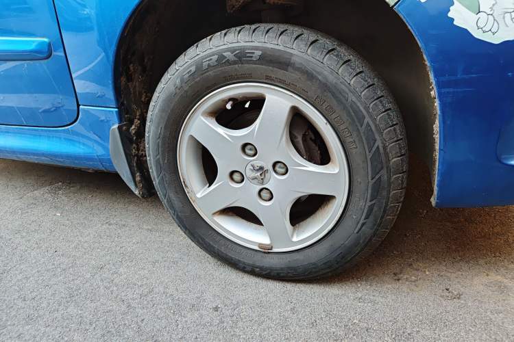 Used Peugeot 207 2011 Hatchback 1.4L Manual Yule Edition Right Front Wheel Hub