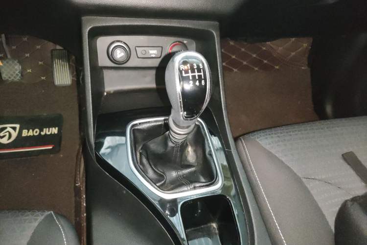 Used Baojun 730 2019 1.5L Manual Fashion Model 7-seater National V