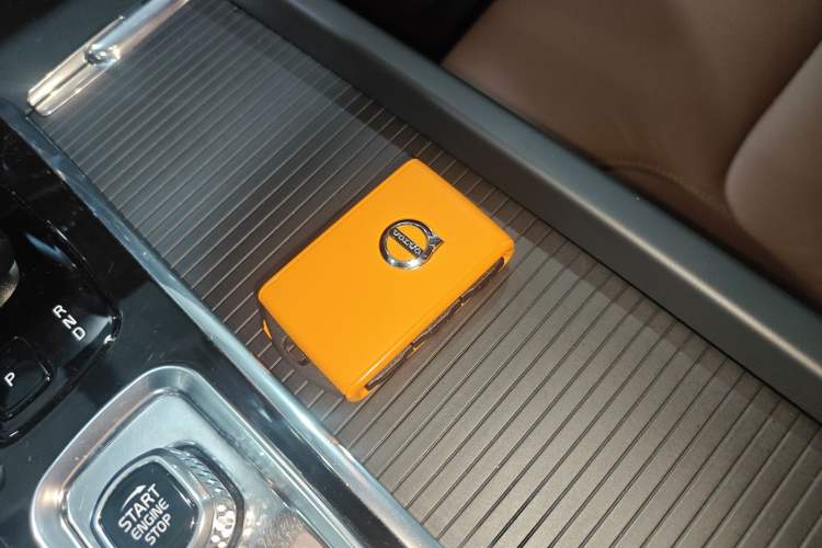 Used Volvo XC60 2023 B5 4x4 Smart Luxury Edition Vehicle Key