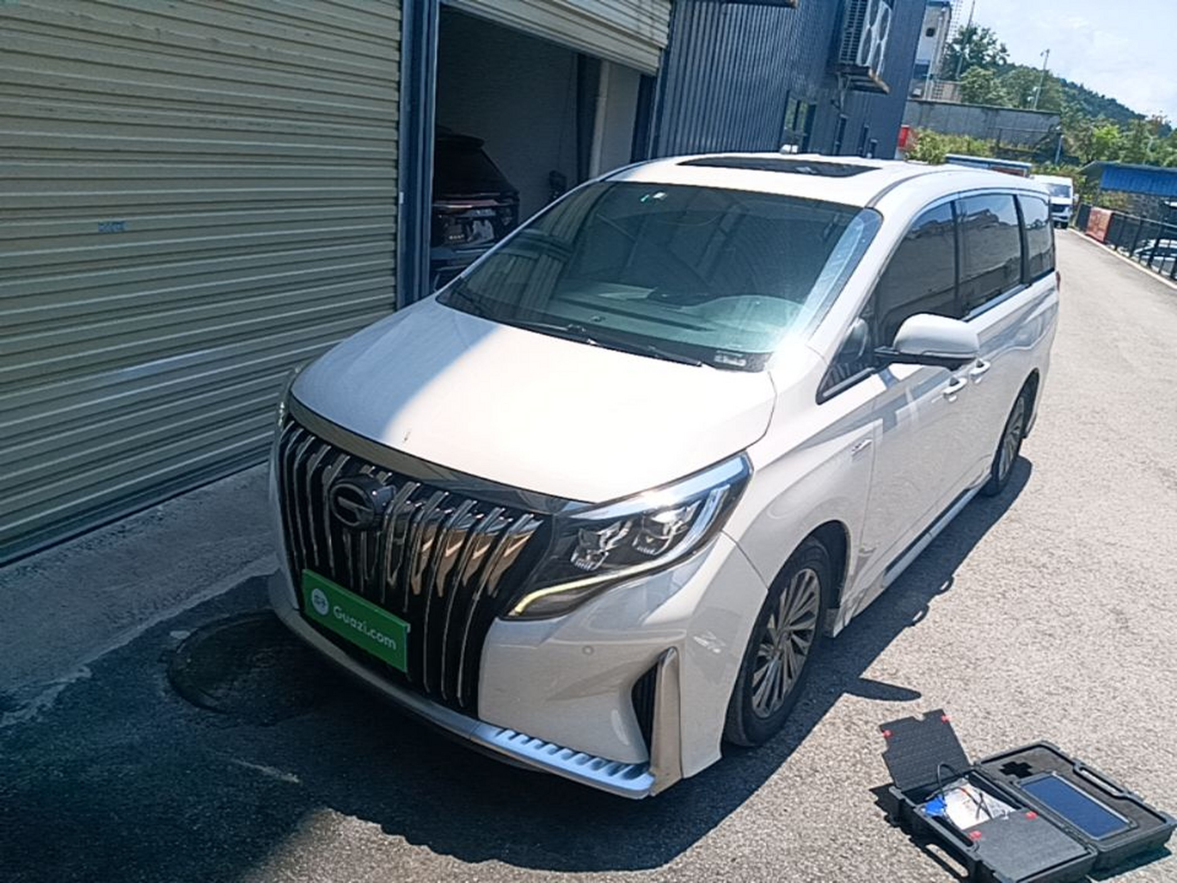 Sous le capot