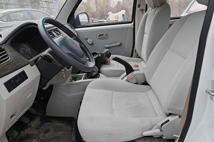 Used Jinbei Hiace X30 2023 1.5L Wealthy-Style Passenger Van 5/6/7-Seater Non-Air-Conditioned Version SWC15M Left Front Seat