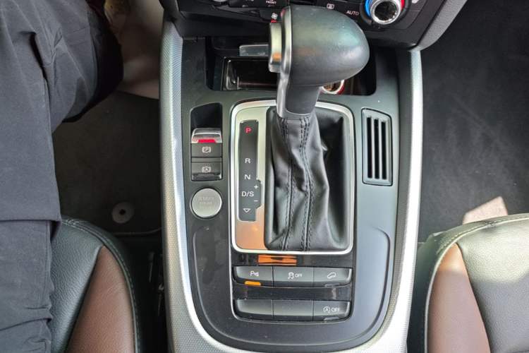 Used Audi Q5 2017 Plus 40 TFSI Technology Model