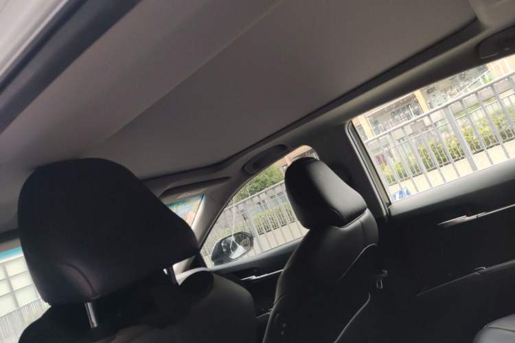 Used Toyota Camry 2018 Dual-Engine 2.5 HG Luxury Edition Headliner