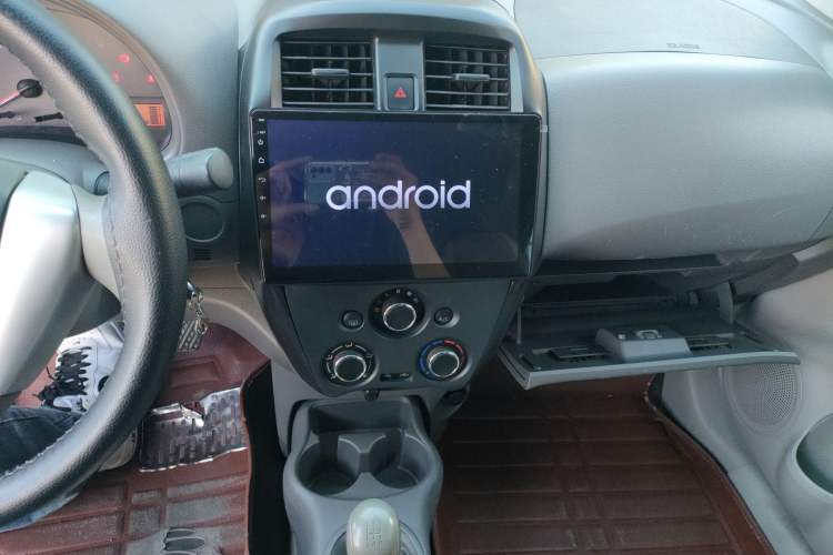 Used Nissan Sunny 2015 1.5XE Manual Comfort Edition
