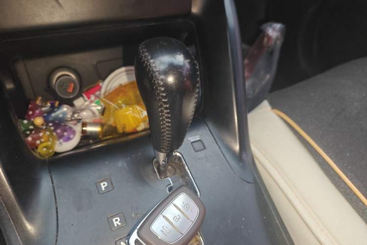 Used Hyundai ix35 2013 2.0L Automatic Two-Wheel Drive Smart GLS China IV Standard