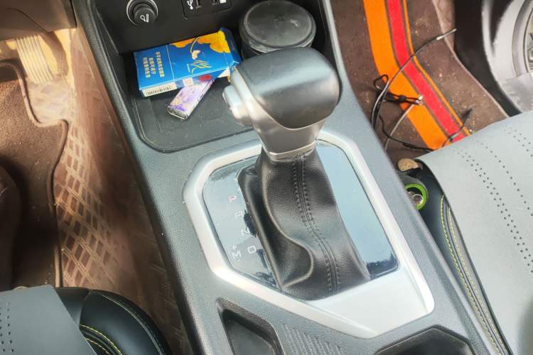 Used Great Wall King Kong Poer 2023 2.0T Automatic Diesel 4x4 Elite Edition Flatbed GW4D20M Gear Lever