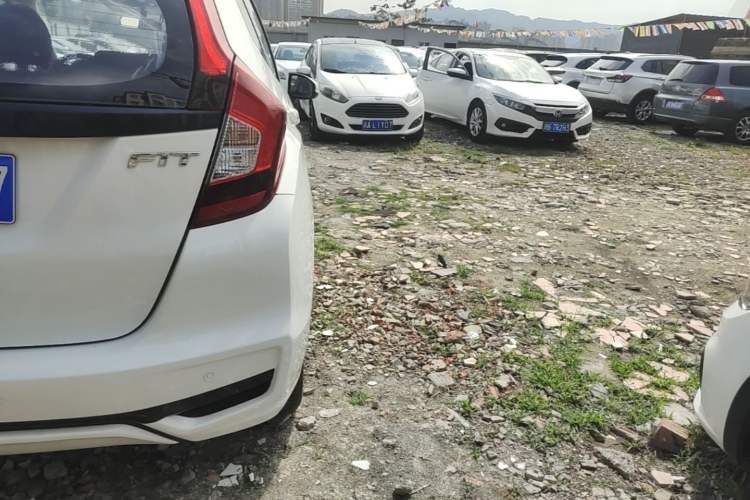 Used Honda Fit 2018 1.5L CVT Comfort Sunroof Version

