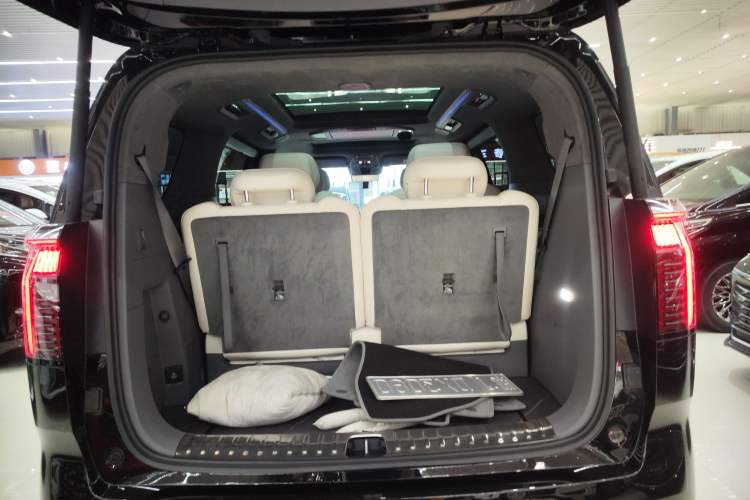 Used Zeekr 009 2024 Six-Seat Executive Version 4WD 108 kWh
