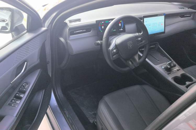 Used BYD Qin PLUS 2025 DM-i Smart Drive 55KM Leading Model