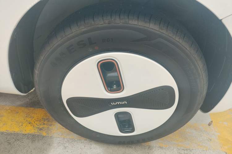 Used CHANGAN NEVO Lumin 2026 Model Treasure Edition 205km Passionate Beige Ningde Right Rear Wheel Hub