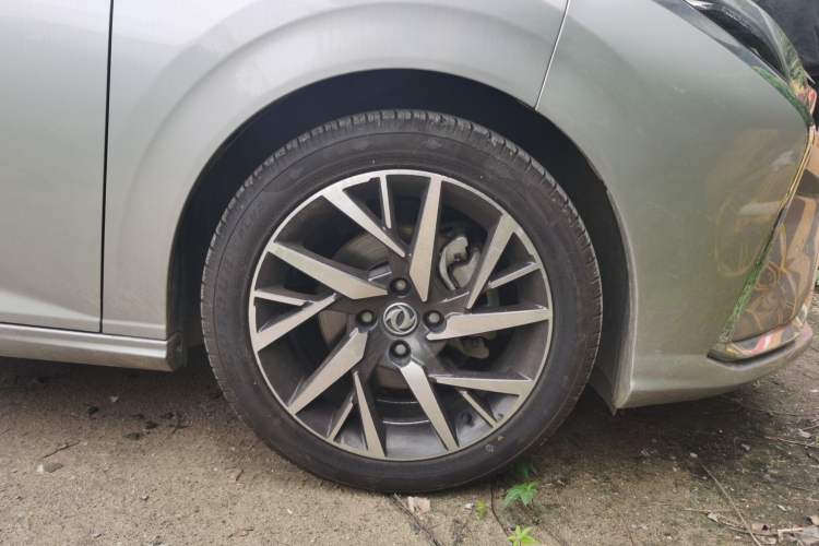 Used Dongfeng Aeolus Yixuan 2020 230T Automatic Cool Edition Right Front Wheel Hub
