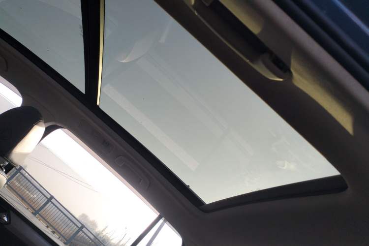 Used Volkswagen Touran 2018 Volkswagen Touran L 280TSI DSG Comfort Edition 6-seater Headliner