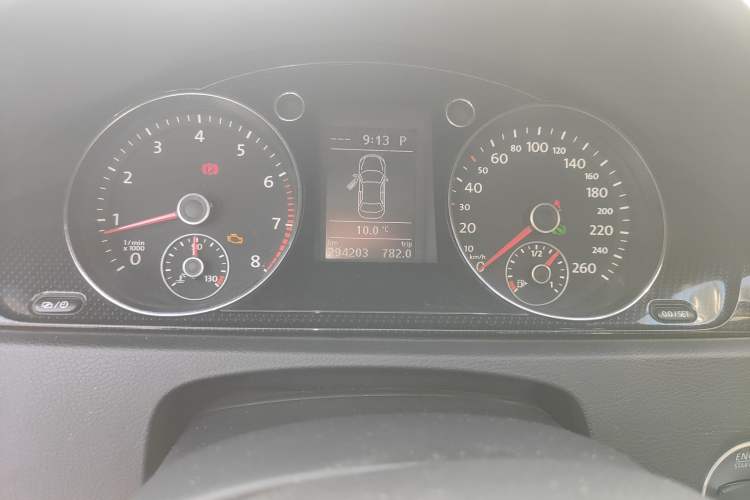 Used Volkswagen Magotan 2012 Revised 1.8TSI Luxury Version Odometer Close Up