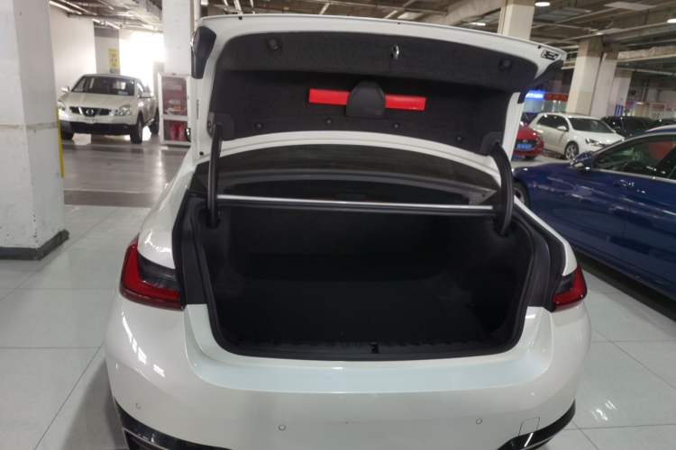 Used BMW i3 2023 eDrive 40 L Midnight Edition