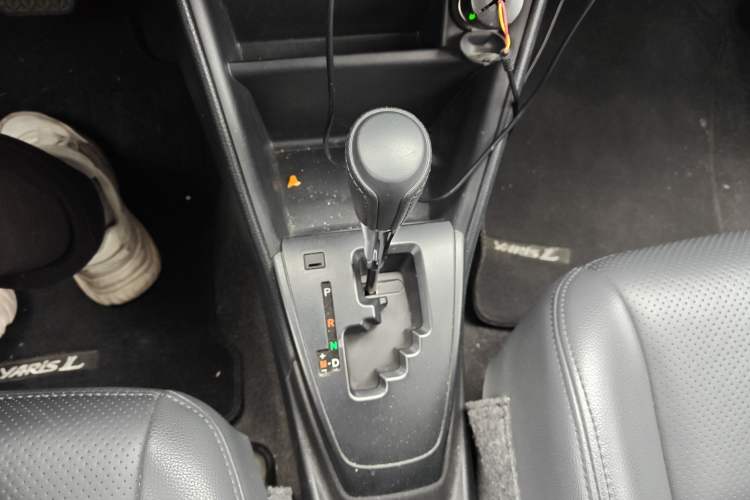Used Toyota YARiS L Zhi Xuan 2020 1.5L CVT Leading Edition Gear Lever
