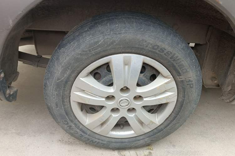 Used FORTHING Lingzhi 2015 V3 1.5L 7-Seater Luxury Model Right Rear Wheel Hub