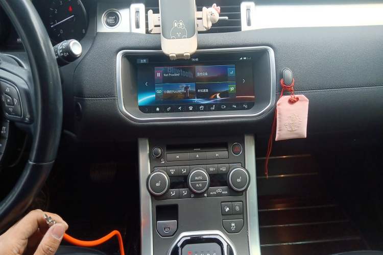 Used Land Rover Range Evoque 2018 240 PS SE Smart Brilliance Edition Audio And AC Panel