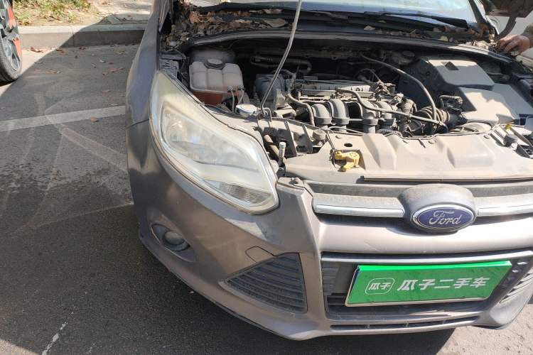 Used Ford Focus 2012 Sedan 1.6L Manual Comfort Model Right Front Headlight