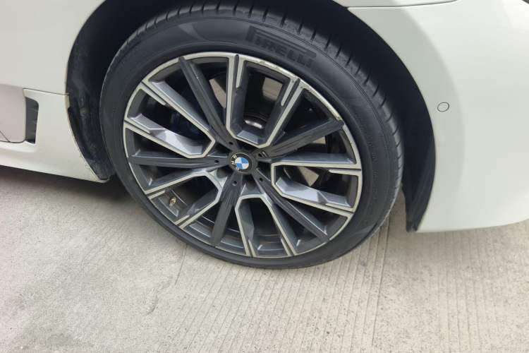Used BMW 6 Series GT 2021 630i M Sport Grand Touring Edition Right Front Wheel Hub