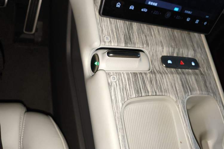 Used Nio ET7 2022 100 kWh Gear Lever