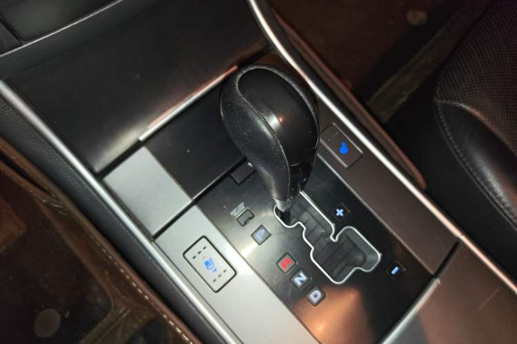 Used Hyundai Veracruz 2012 3.8L Luxury Edition Gear Lever