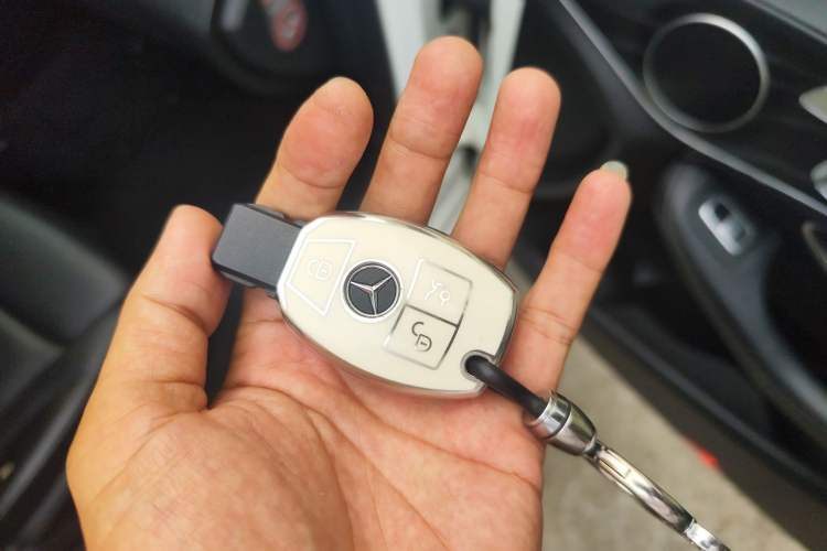 Used Mercedes-Benz C-Class 2015 Revised C 200 L Sport Edition Vehicle Key