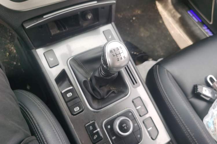 Used Haval H6 Coupe 2015 Blue Label 2.0T Manual Two-Wheel-Drive Elite Model
