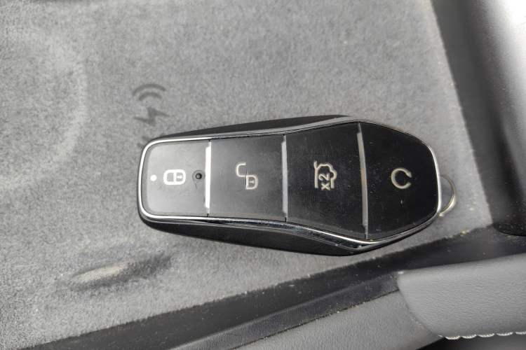 Used BYD Qin L 2025 DM-i Smart Drive 120KM Superior Model
