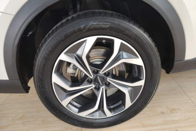 Used Haval Fierce Dragon Max 2023 1.5L Hi4 105 Four-Wheel Drive Smart Flagship Edition Right Rear Wheel Hub