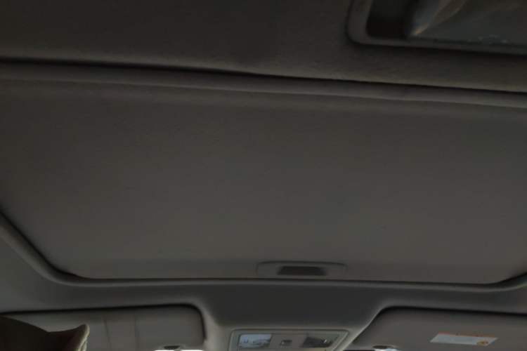 Used Nissan Tiida 2011 1.6L CVT Smart Version Headliner