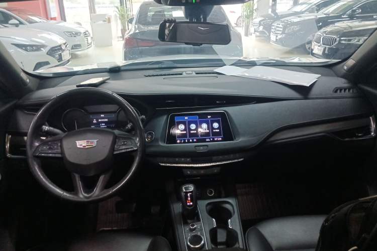 Used Cadillac XT4 2018 28T Two-Wheel Drive Leading Version