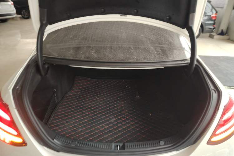 Used Mercedes-Benz E-Class 2017 E 200 L 4MATIC Trunk