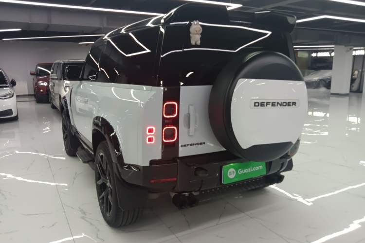 Used Land Rover Defender 2022 90 2.0T P300 Tiger-Power Ambition Edition
