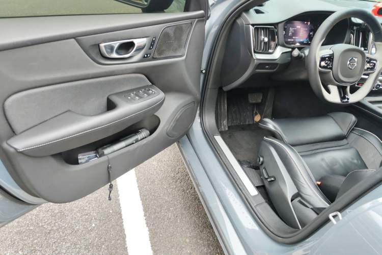 Used Volvo S60 2023 B4 Zhiyuan Sport Edition Driver Seat