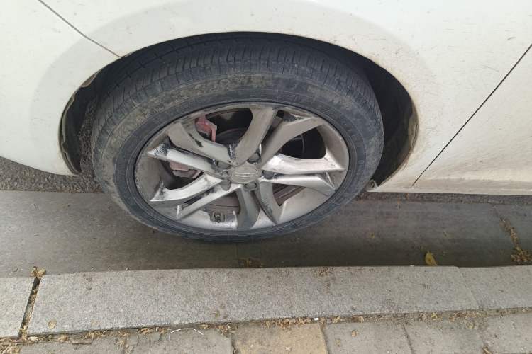 Used Geely Auto Emgrand GL 2017 1.3T DCT Luxury Model Left Front Wheel Hub