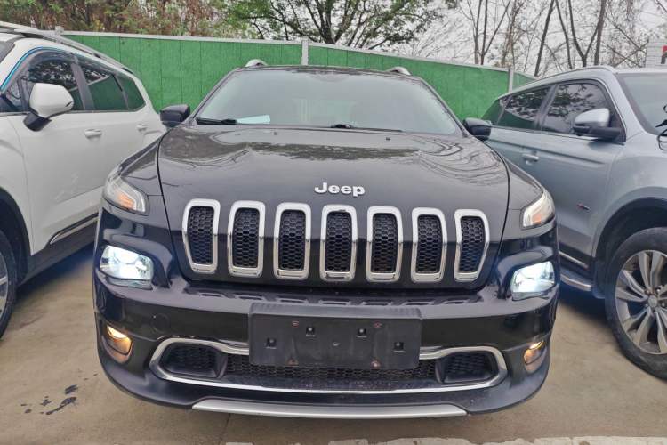 Used Jeep Cherokee 2017 2.4L Leading Smart Edition