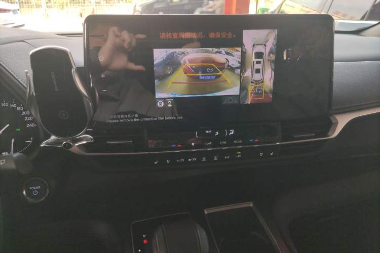 Used Toyota Sienna 2023 2.5L Hybrid Deluxe Edition