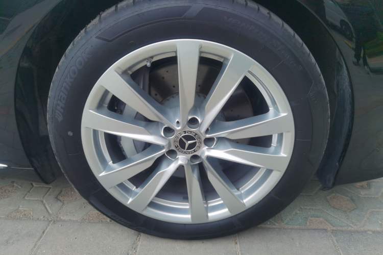 Used Mercedes-Benz S-Class 2024 S 400 L Business Model Right Front Wheel Hub