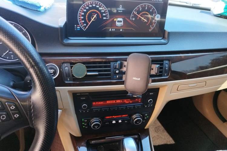 Used BMW 3 Series 2010 320i Luxury Model