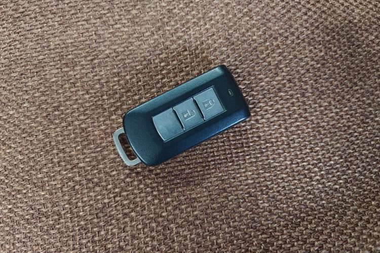 Used Mitsubishi Outlander 2013 2.4L 4x4 Luxury Navigation Edition 5 Seats