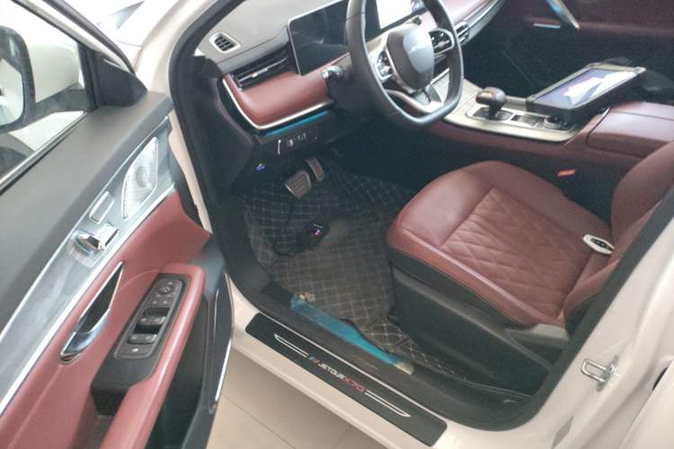 Used JETOUR X70 PLUS 2023 1.6T DCT Stronger 5-Seater
