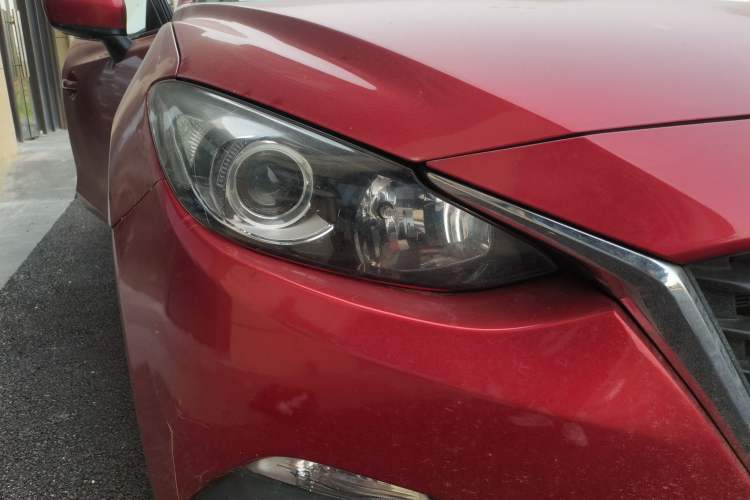 Used Mazda 3 Axela 2014 Sedan 2.0L Automatic Sport Model Right Front Headlight