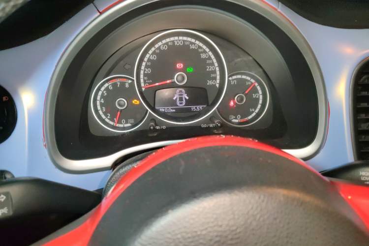 Used Volkswagen Beetle 2015 180TSI model
