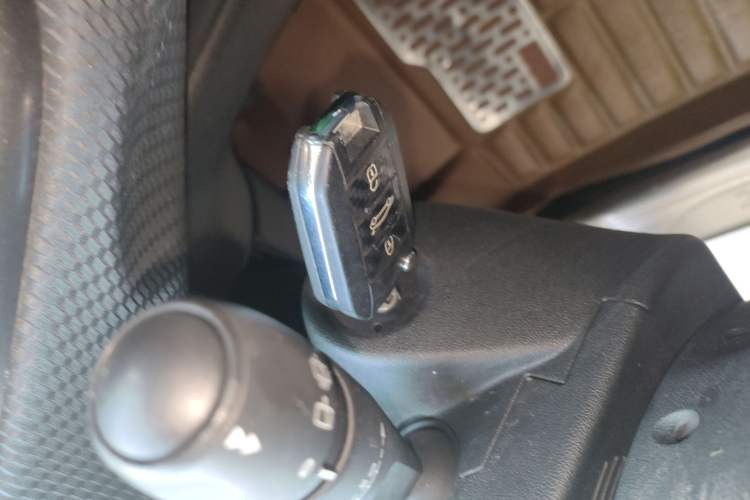 Used Peugeot 2008 2014 1.6L Automatic Fashion Edition
