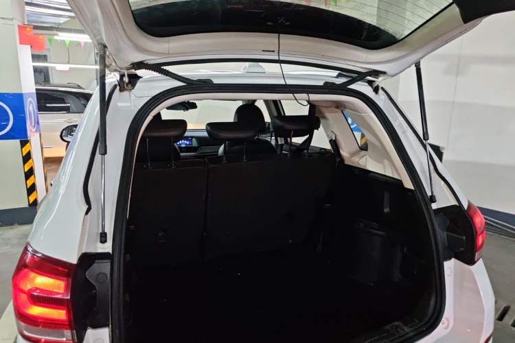 Used Haval H6 2018 Sport Edition 1.5T Automatic Two-Wheel Drive Elite Model China V Standard Trunk